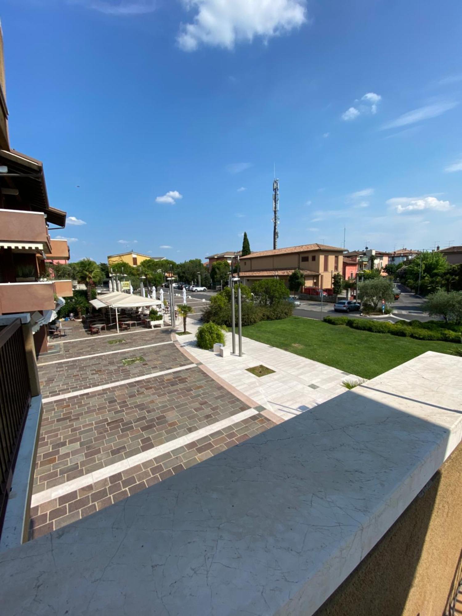 Jolly Apartments Sirmione Room photo
