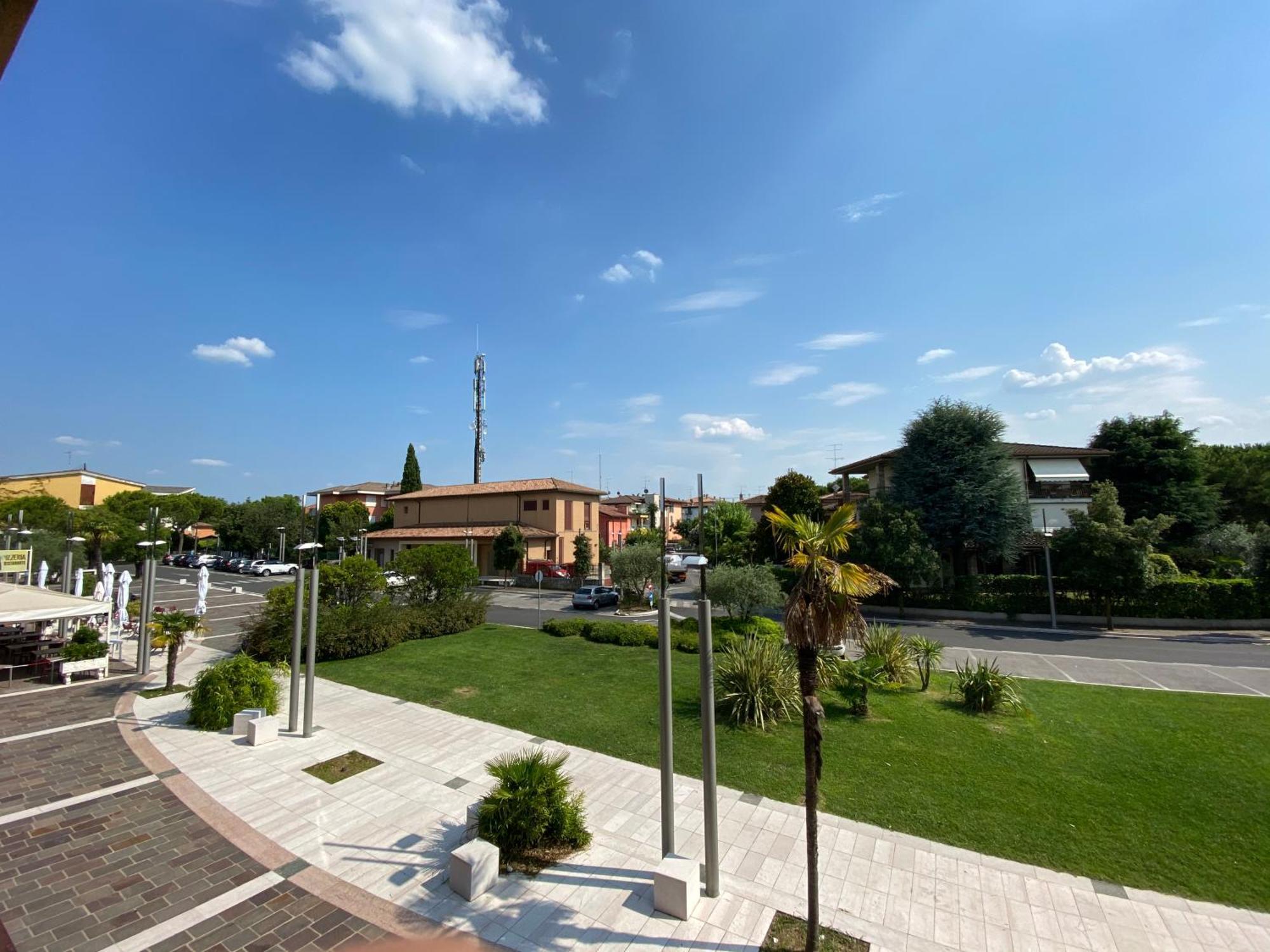 Jolly Apartments Sirmione Room photo