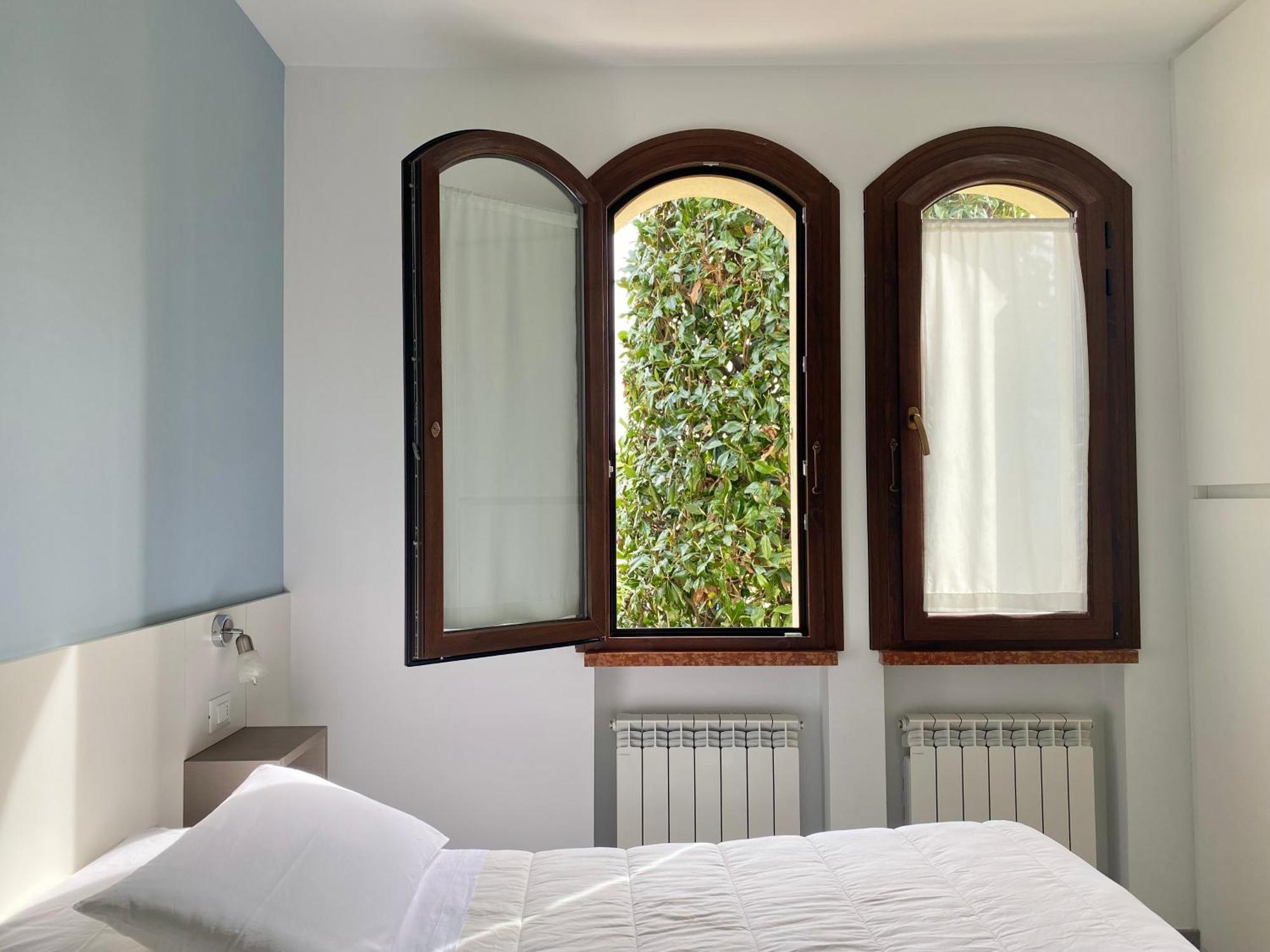 Jolly Apartments Sirmione Exterior photo